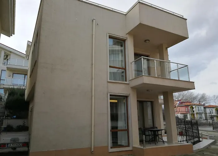 Cozy Family 500m. From The Вилла Бяла